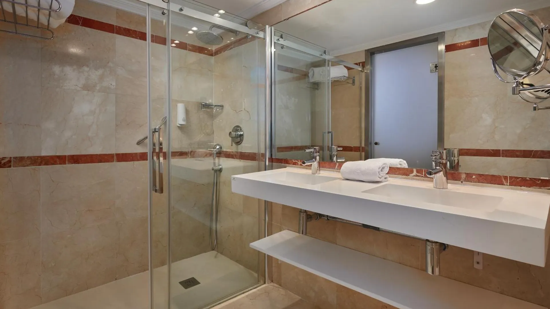 מלון פלאייה דה פאלמה Grupotel Acapulco Playa - Adults Only